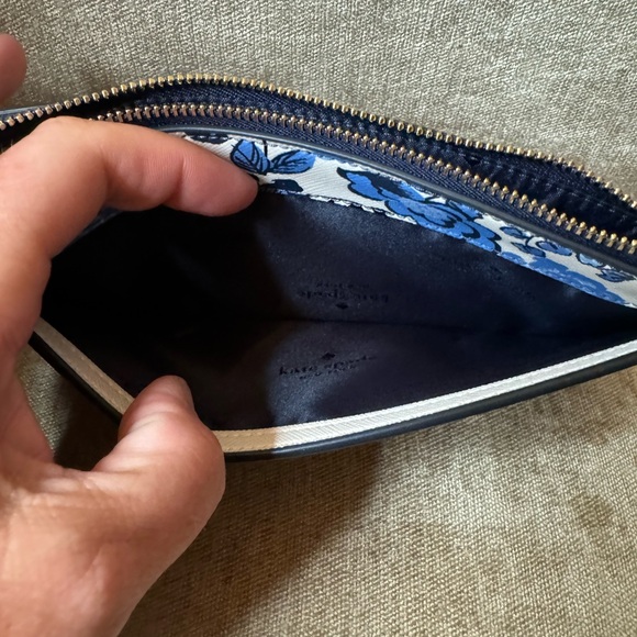 Kate Spade Blue Floral Wristlet - NWT - Perfect Gift, ready to use. NWT - Picture 5 of 6